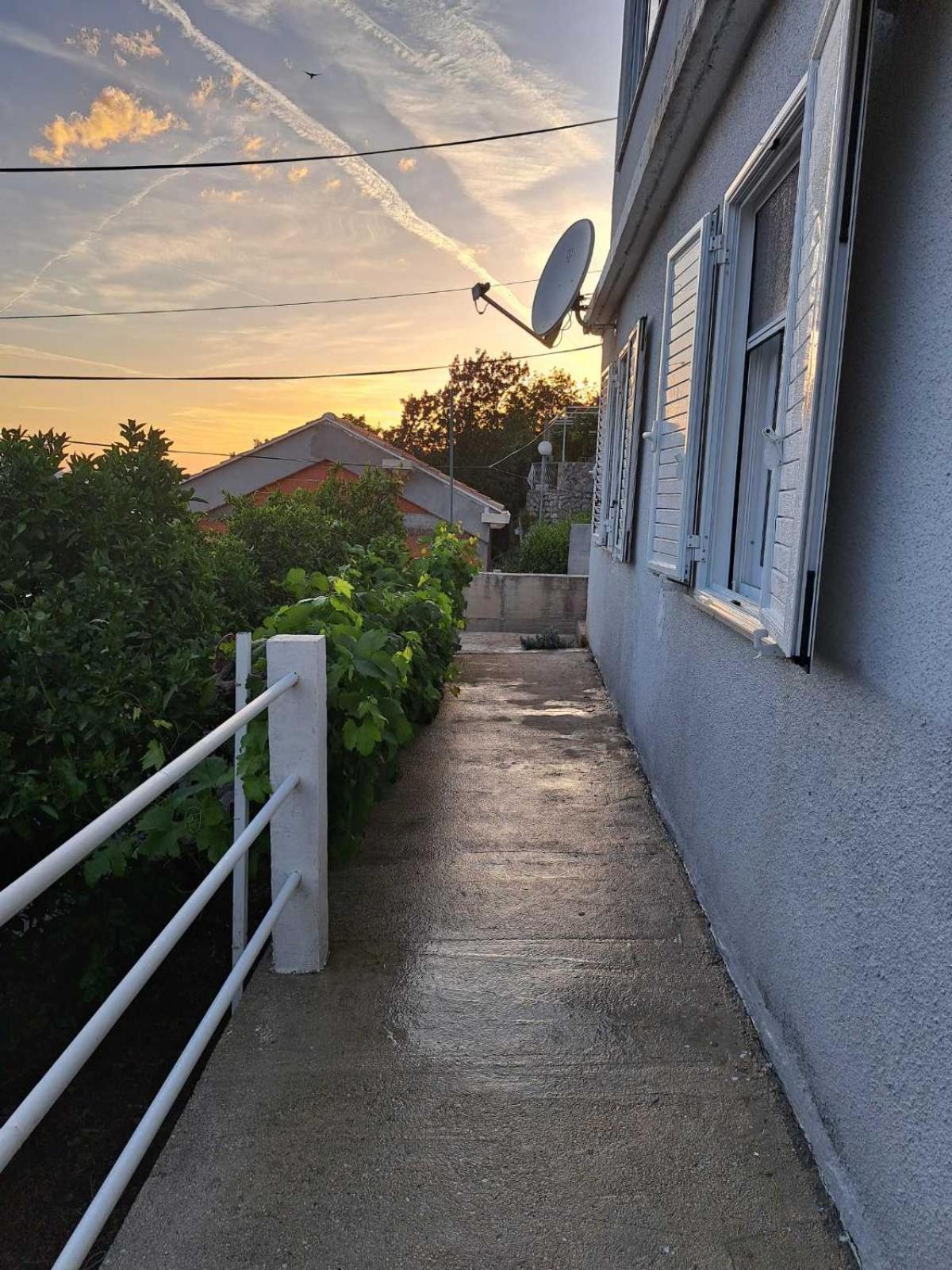 L&a Apartman *